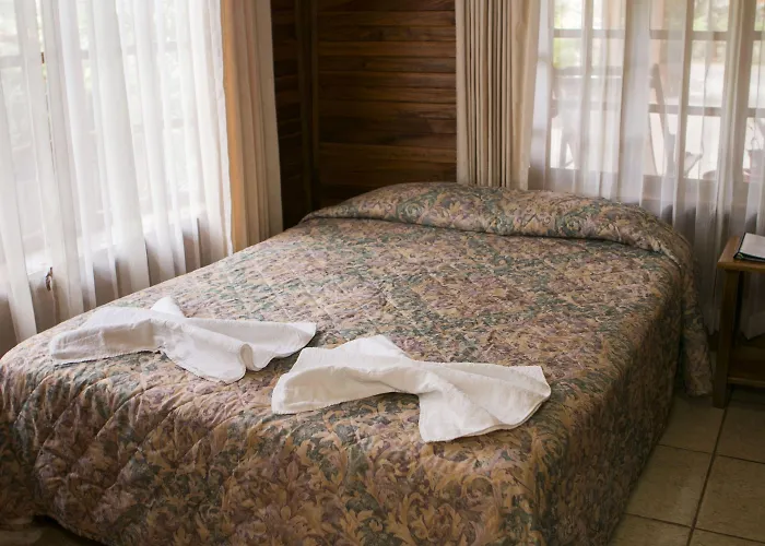 Hotel Santa Elena Cuajiniquil