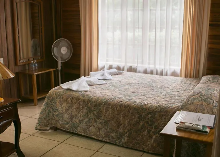 Santa Elena Hotel Cuajiniquil